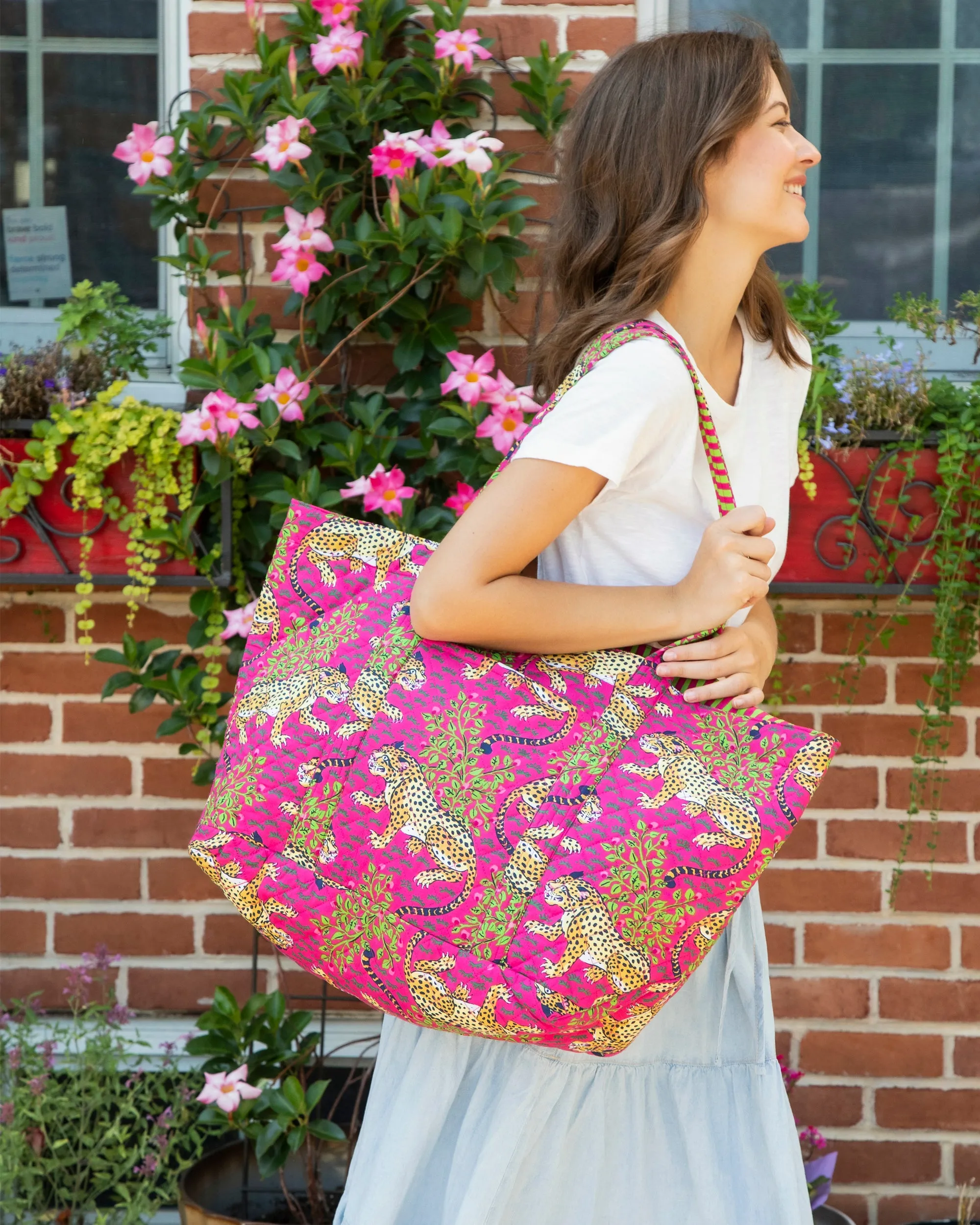 Bagheera - Weekend Bag with Pouch - Hot Pink