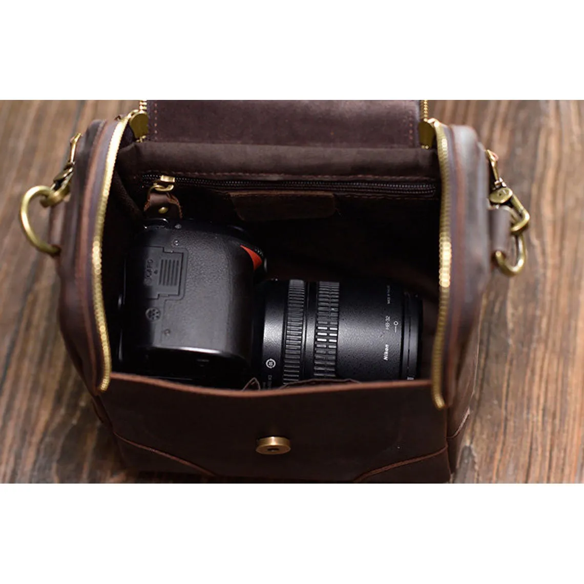 Dazzlo Rustic Leather Camera Bag - Coffee - 8"