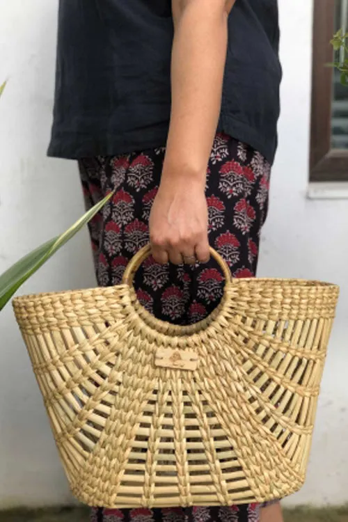 Handcrafted Vacay Tote With Macrame Closure