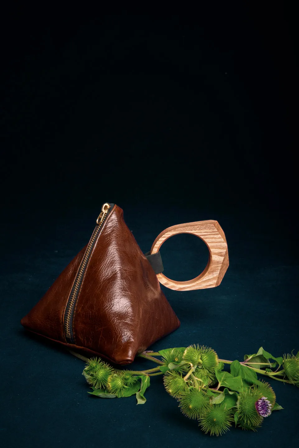 Leather bag with geometrical wood handle LAURIER made to order