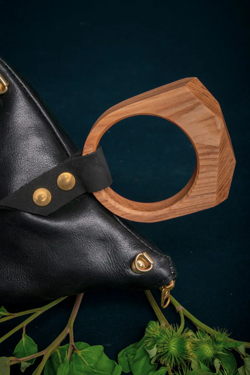 Leather bag with geometrical wood handle LAURIER made to order